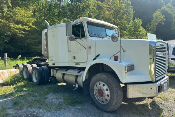 2006 Freightliner FLD120 | Blue Bridge Financial Equipment For Sale