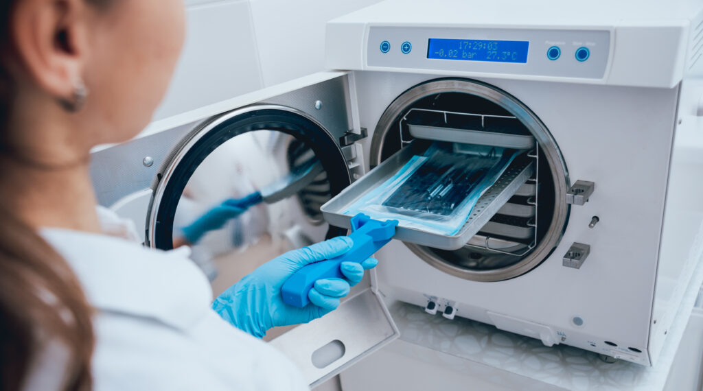 Sterilizing medical instruments in autoclave